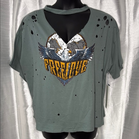 Iris Women’s 3X NWOT Distressed Graphic FREE LOVE Eagle Short Sleeve T Shirt - Picture 1 of 8